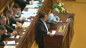 Czech government survives no-confidence vote