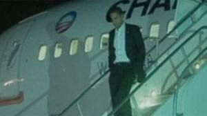 Obama campaign rolls on despite visit to sick grandmother