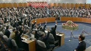 Strada spianata a un terzo mandato presidenziale di Buteflika
