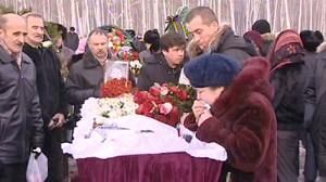 Russia buries victims of nuke submarine disaster