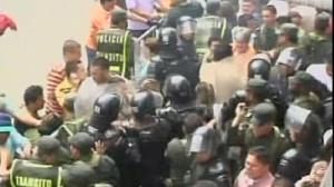 Conned Colombians riot over ‘pyramid’ scams