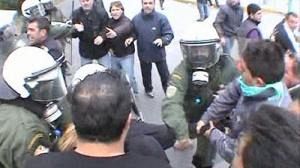 Athens calmer but unrest continues in suburbs