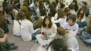 Semblance of peace returns to Athens
