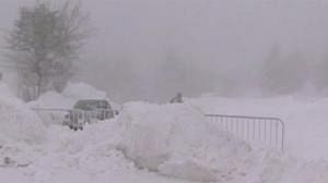 Snow cuts power to thousands of French homes