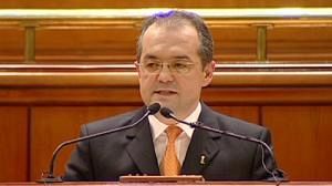 Le gouvernement Emile Boc obtient la confiance du parlement roumain