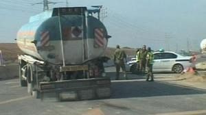 Aid trickles in as Gazans face desperate situation