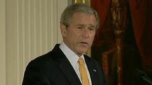 Face aux critiques, Bush pratique l’autosatisfaction