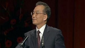 Homem atira sapato ao primeiro-ministro chinês em Cambridge