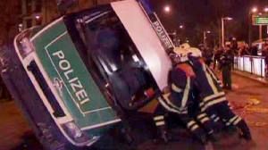 Rival groups mark Dresden bombing with clashes