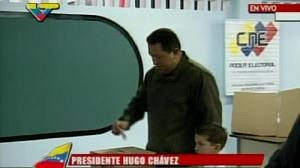 Chavez seeks to end term limits in referendum