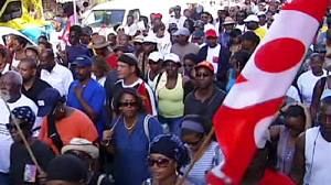Guadeloupe : la mobilisation se poursuit en attendant les rencontres entre le chef de l’Etat et les élus antillais
