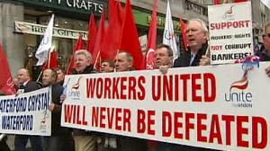 Manifestation à Dublin contre les mesures anti-crise en Irlande
