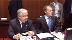 Le duel Tusk-Kaczynski reprend sur le terrain européen