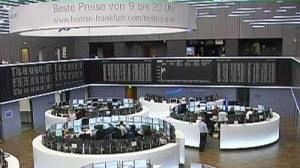 Hausse des indices boursiers européens jeudi grâce au secteur bancaire