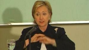 Hillary Clinton entame sa tournée au Proche-Orient