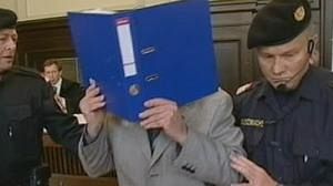 Procès d’un père autrichien incestueux et “diabolique”