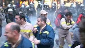 Greek firefighters stage demo
