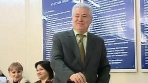 Communists win Moldova poll; struggle for majority