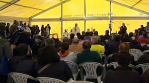 Quake victims mark Easter
