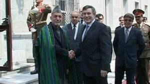Lutte contre le terrorisme : à son tour, Gordon Brown lie Afghanistan et Pakistan