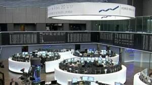 Légère baisse pour les indices boursiers européens mardi soir