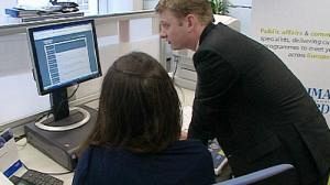 Prima del voto gli eurodeputati si cimentano con i social networks