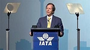 “Les revenus des compagnies aériennes mondiales se détèriorent rapidement”, affirme le directeur général de l’IATA