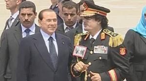 Italie : le tapis rouge déployé pour Khadafi fait grincer des dents