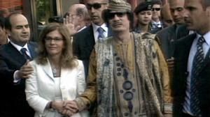 Gaddafi promises backing for Italy