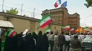 Las milicias Basij buscan el enfrentamiento con los seguidores de Musaví