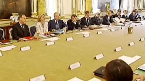 Première séance de travail pour le nouveau gouvernement français