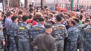 Russia: Kasparov torna a sfidare il Cremlino: manifestazione contro Medvedev. Decine gli arresti