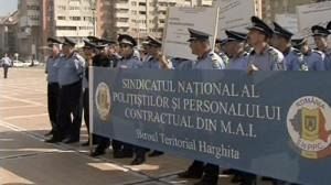 Romanian police set to strike over pay