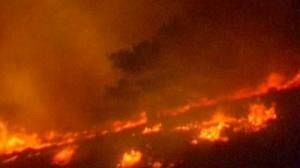 Athènes menacée par les flammes