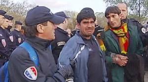 França recorre à força para desmantelar acampamento em Calais