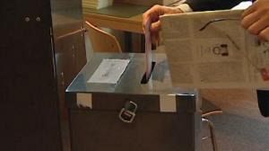 Post votes get German elections underway