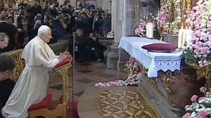Pope urges Czech Catholics to return to fold