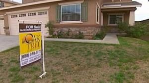 US house prices up consumer confidence down