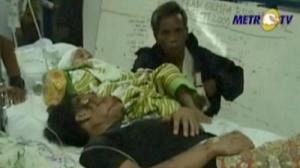 Second quake hits Sumatra where thousands are feared dead