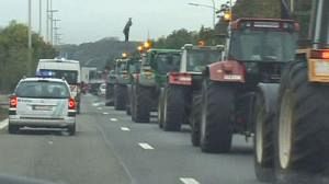 EU farm ministers discuss milk crisis
