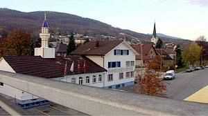 Minaret debate angers Swiss muslims