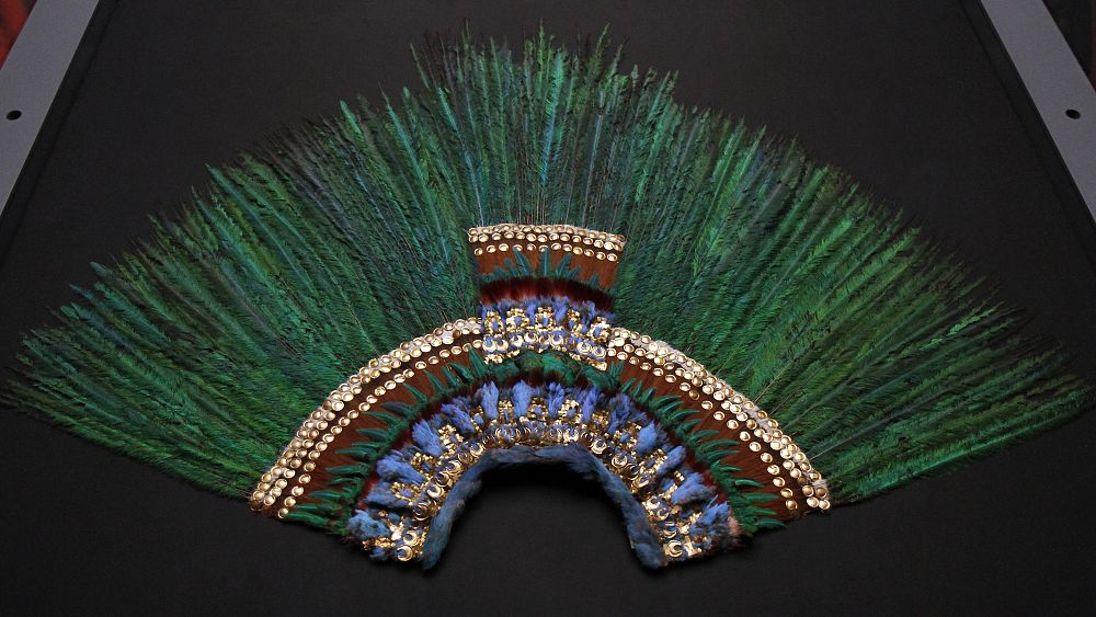 Mexico's first lady bids to retrieve Aztec king's headdress in Austria - Mexico's first lady bids to retrieve Aztec king's headdress in Austria