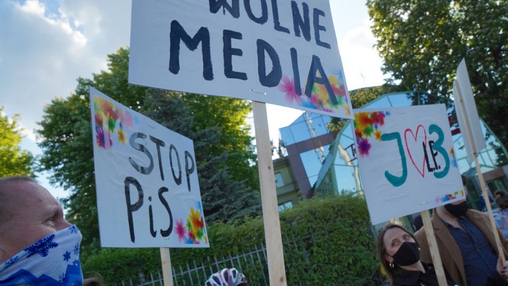 Poland: Fears for press freedom as state firm buys private media group - NewsOpener Poland: Fears for press freedom as state firm buys private media group