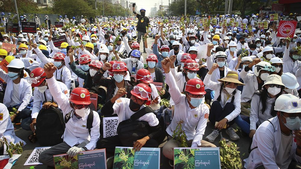 Casualties as Myanmar police use force against protesters - reports - NewsOpener Casualties as Myanmar police use force against protesters - reports