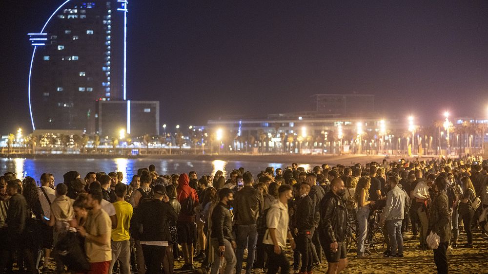Taste of freedom as Spaniards celebrate end of state of emergency - Taste of freedom as Spaniards celebrate end of state of emergency