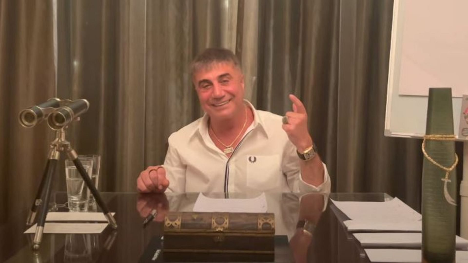 Peker den yeni video Belediyelerde ve ihalelerde dönen rüşvet sistemi