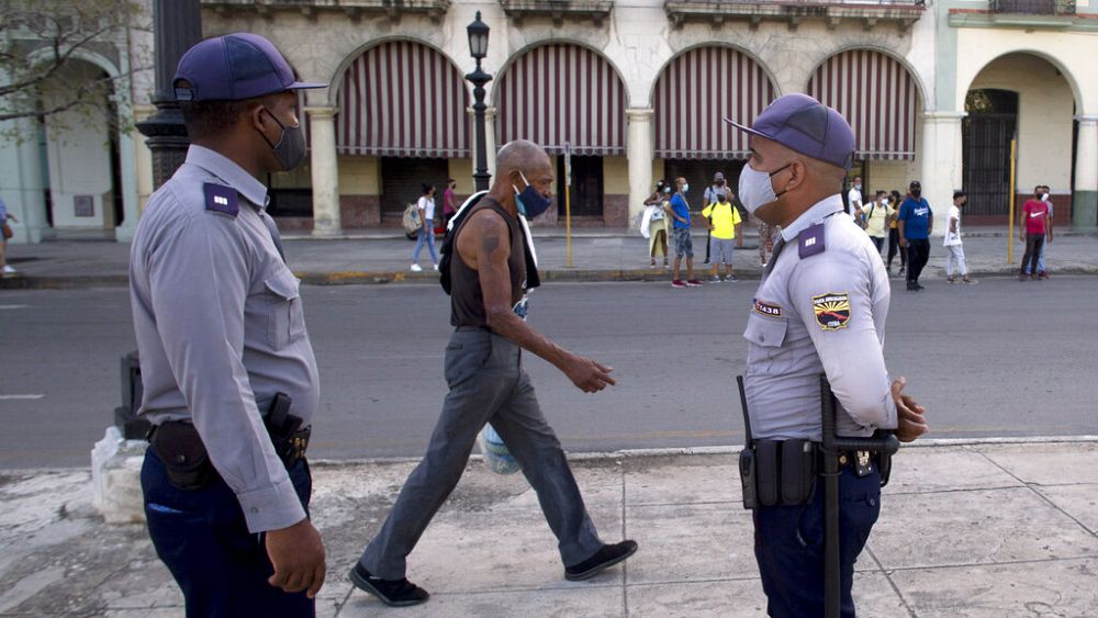 Cuban leaders beef up police patrols after rare protests - NewsOpener Cuban leaders beef up police patrols after rare protests