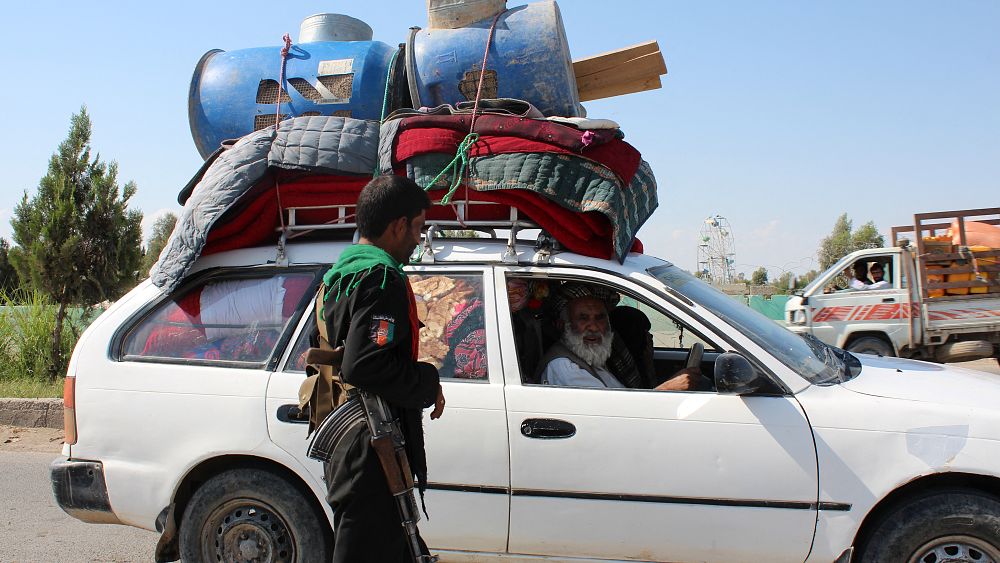 Lashkar Gah locals urged to evacuate amid battle with Taliban - NewsOpener Lashkar Gah locals urged to evacuate amid battle with Taliban