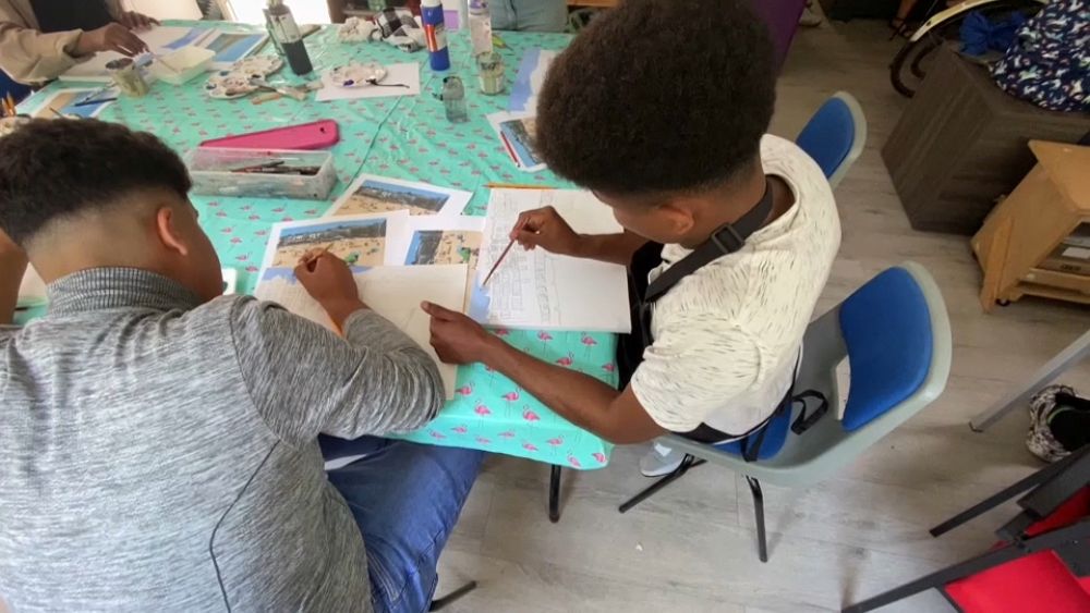 Unaccompanied kids seeking asylum in the UK try to adapt to new lives - NewsOpener Unaccompanied kids seeking asylum in the UK try to adapt to new lives