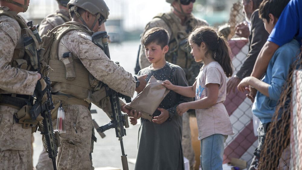 Biden says Kabul airlift may be extended as evacuations accelerated - NewsOpener Biden says Kabul airlift may be extended as evacuations accelerated